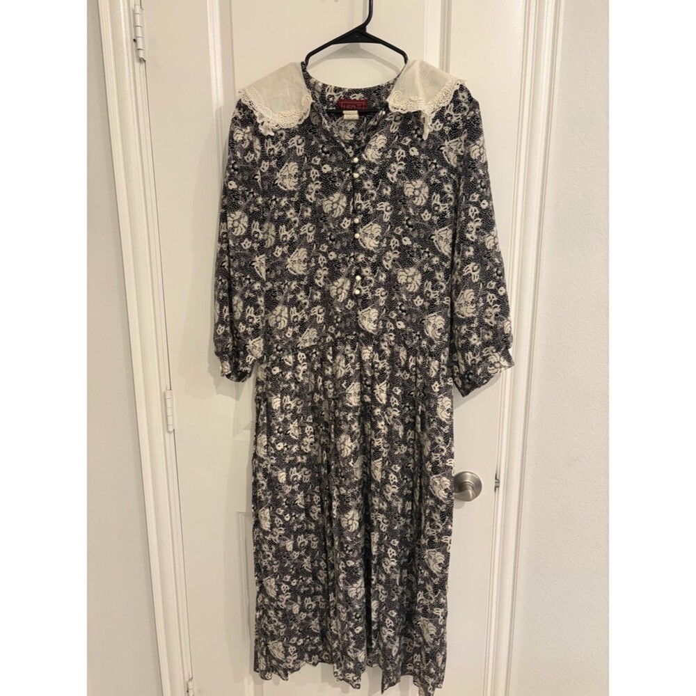 Vintage throw-back Black & White Floral Long Dress with Lace Collar